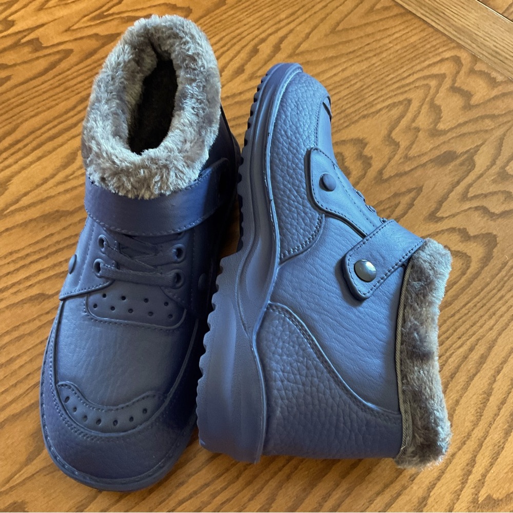 NWOT Woobling Men’s Slip Resistant Booties, Sz 43 (10.5)